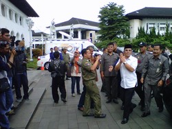 Disebut Nikahi Pengacaranya, Aceng: Silakan Ujang Omong Apa Saja