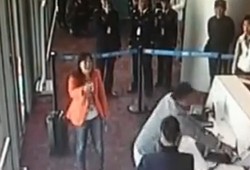 Ketinggalan Pesawat, Pejabat China Ngamuk di Bandara Kunming