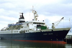 Kapal Pesiar Hantu Gentayangan di Lautan