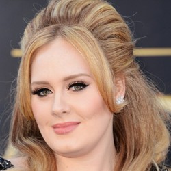 Tampil di Oscar 2013, Adele Pakai Gaun 15 Kilogram