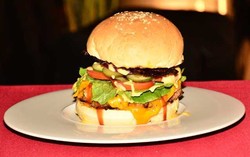 Bianco Restaurant Perkenalkan Burger Ukuran Jumbo