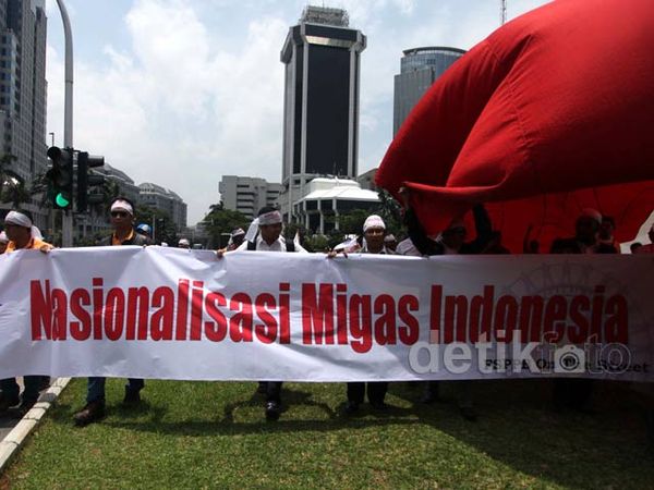 Ratusan Karyawan Pertamina Demo