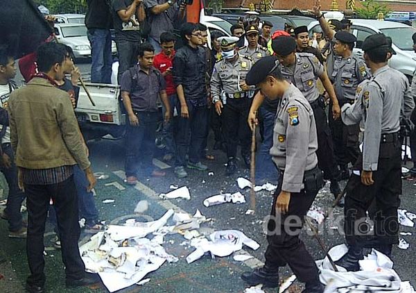 Demo Kritisi KPK Dibubarkan Paksa