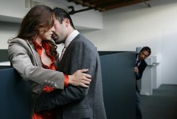 Karyawan yang Sering Lembur Lebih Berisiko Terlibat Perselingkuhan