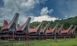 Tongkonan - Torajanese Traditional House