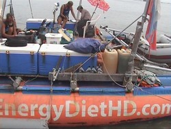 Naik Perahu, 3 Traveler Rusia Terdampar di Tegal