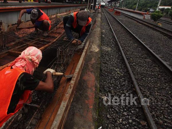 Peron Jalur 3 Stasiun Jatinegara Ditinggikan