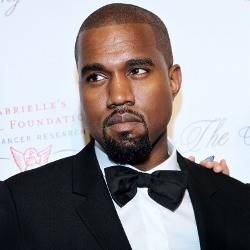 Sound Bermasalah, Kanye West Ngamuk di Panggung