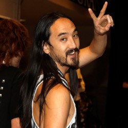 Steve Aoki Ajak Fans Flashmob di Monas Hari Ini