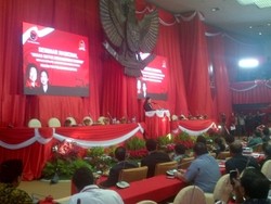 Mega Sambangi DPR, Beri Wejangan Soal Migas