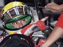 Sarung Tangan Ayrton Senna Laku Ratusan Juta