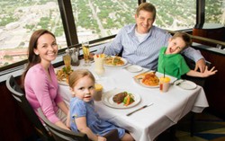 Mau Mengajak Anak Makan di Restoran? Perhatikan 4 Hal Ini!