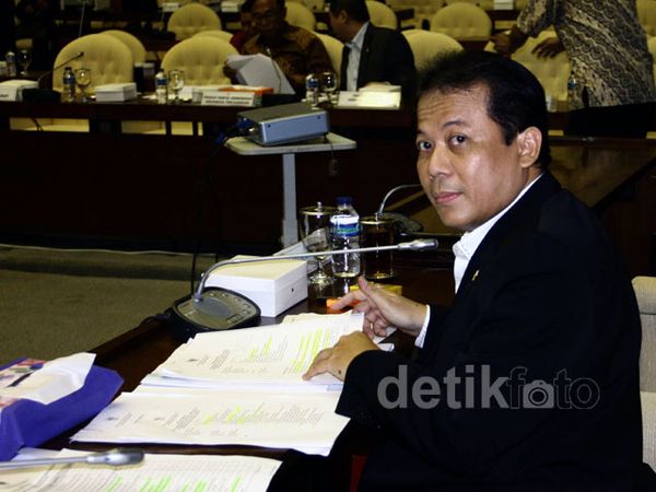 Timwas Century Akan Panggil Anas Urbaningrum