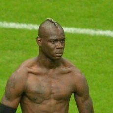 Balotelli Minta Dibuatkan Patung Dirinya