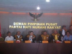 Wiranto Ingin Hanura Menangkan Pemilu 2014