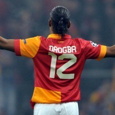 UEFA Tolak Protes Schalke tentang Tampilnya Drogba di Liga Champions