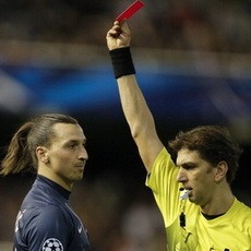 Ibrahimovic Dijatuhi Skorsing Dua Laga