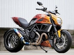 Airbrush Keren Ducati Diavel