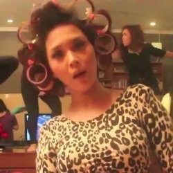 Kocak, Maia Estianty dan Syahrini Gila-gilaan Harlem Shake