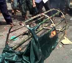 Masa Tenang Pilbup Pasuruan, Massa Bakar Keranda di Kantor KPU