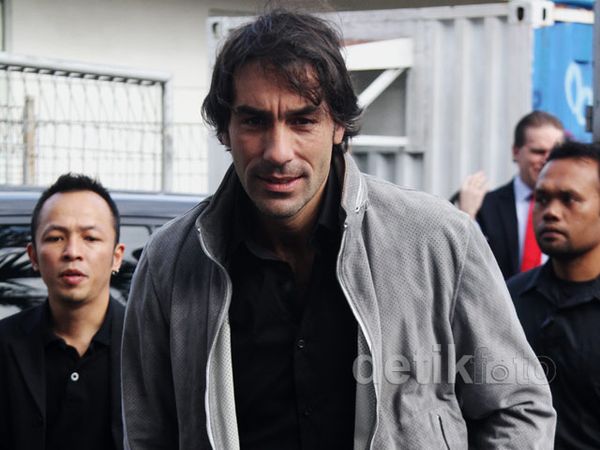Robert Pires Awali Kedatangan Arsenal ke Indonesia