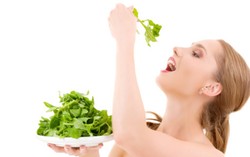 Cegah PMS dengan Konsumsi Bayam dan Tempe