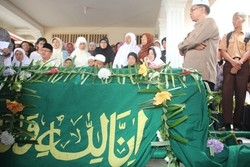 Suasana Haru Warnai Pemakaman 5 Korban Bus Maut di Simalungun