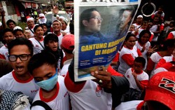 Hanya Beraksi Singkat, Pendemo Rumah Anas Diusir Polisi