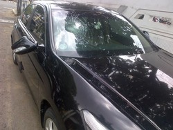 Mobilnya Serempet Iringan Jenazah, Pemuda 18 Tahun Babak Belur Dikeroyok