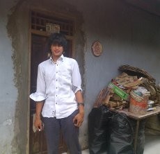 Wahyudin Mas Ganteng, Jadi Pemulung Sejak SD untuk Bayar Sekolah Hingga S1