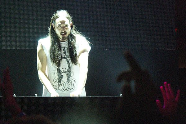 Steve Aoki Pamerkan Seluruh Karyanya Saat Tampil di Jakarta