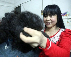 Foto: Inilah Wanita yang Tak Pernah Potong Rambut Selama 11 Tahun