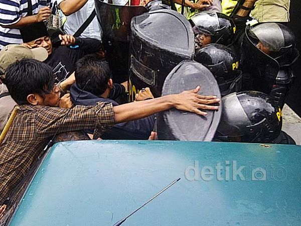 Demo Protes Pilkada Bangkalan Ricuh