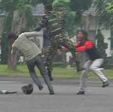 Sertijab di Bhumi Marinir Diwarnai Penyelamatan Sandera dari Teroris