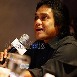 Penampilan Menawan Dwiki Dharmawan & String Quantet Project