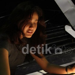 Ubah Konsep, Vina Candrawati Siap Tampil Melukis Sambil Mendongeng