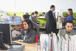 Karyawan Wanita Bekerja Lebih Keras & Lebih Rajin Ketimbang Pria