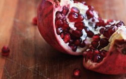 Buah Manggis dan Delima Ampuh Picu Gairah Seks!