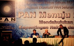 Hatta Rajasa Kumpulkan Seluruh Pejabat asal PAN di Hotel Sultan