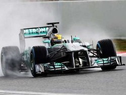 Hamilton Optimistis dengan Mercedes