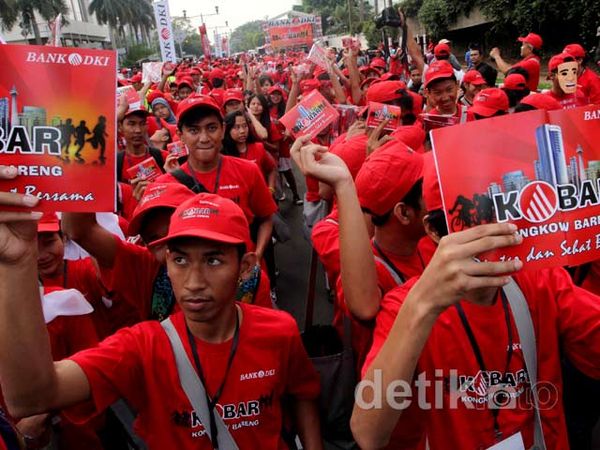 Penerima Kartu Jakarta Pintar Berkumpul