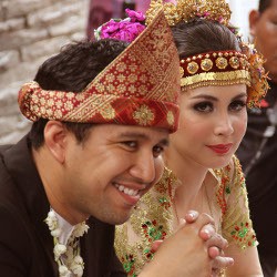 Sosok Periang Arumi Bachsin yang Bikin Emil Ingin Segera Melamarnya