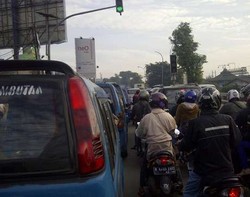 Ini Traffic Light di Jakarta yang Tak Berfungsi, Awas Macet & Kecelakaan
