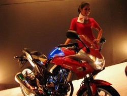 Honda: Naked Bike 250 cc? Tunggu Tanggal Mainnya