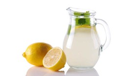 Minum Teh Hijau dan Air Jeruk Lemon Agar Tubuh Ramping