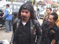 Daftar dan Ambil Formulir Wakil Bupati Tegal, Limbad Membisu