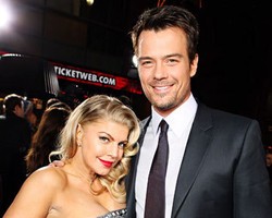 Fergie Hamil Anak Kembar