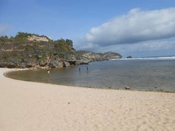 Pantai di Gunungkidul, Tak Kalah Cantik dengan Bali