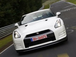 Saham Nissan Naik Gara-gara Nismo GT-R