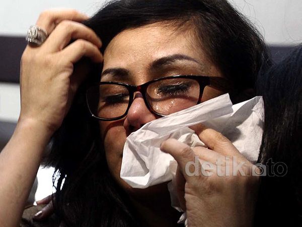 Amy Qanita Menangis di Sidang Praperadilan Raffi